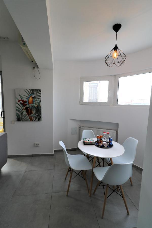 Serenity Heights Apartment: A Panoramic Haven Near Old Town - Free Minibar Bucareste Exterior foto