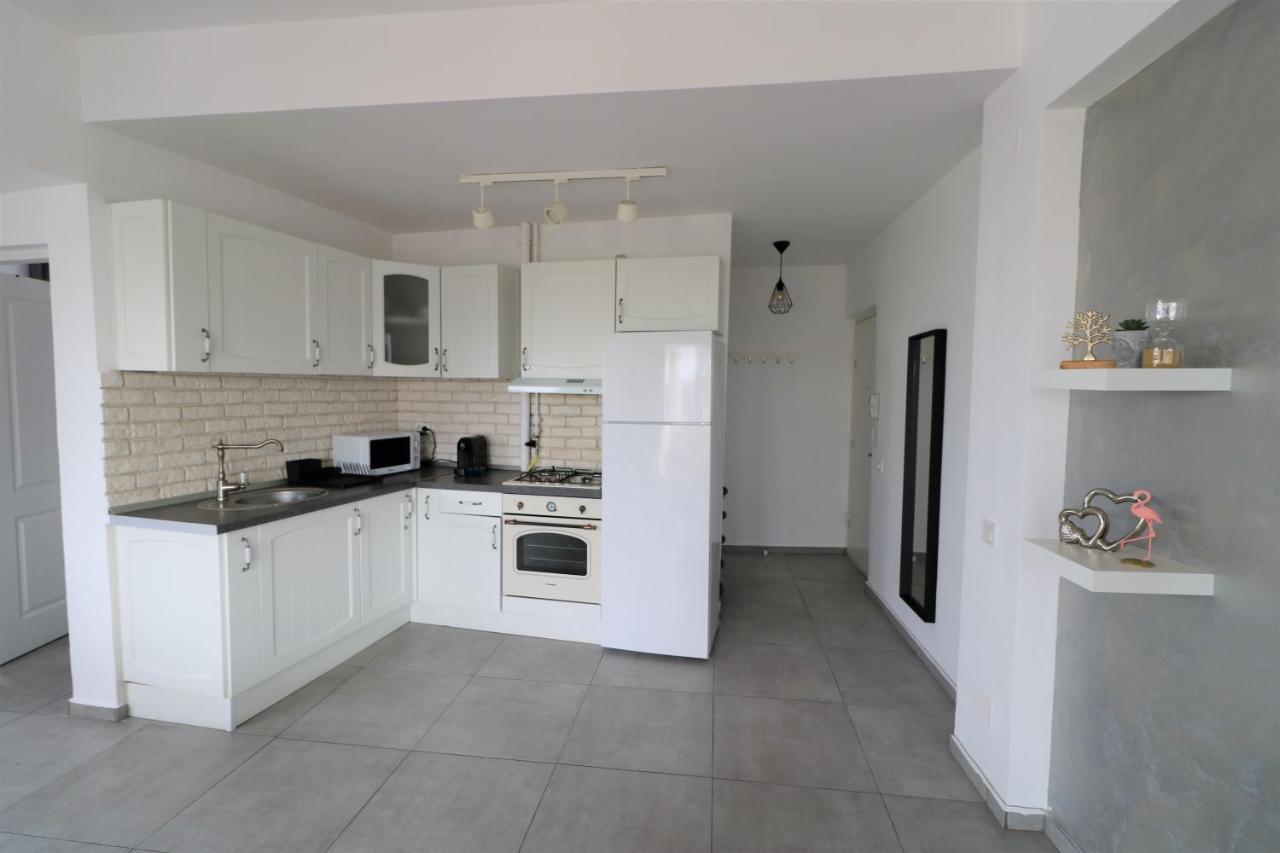 Serenity Heights Apartment: A Panoramic Haven Near Old Town - Free Minibar Bucareste Exterior foto