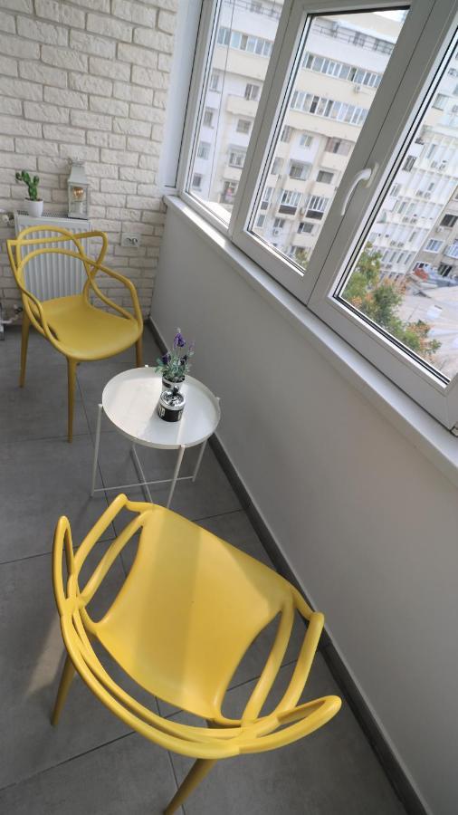 Serenity Heights Apartment: A Panoramic Haven Near Old Town - Free Minibar Bucareste Exterior foto