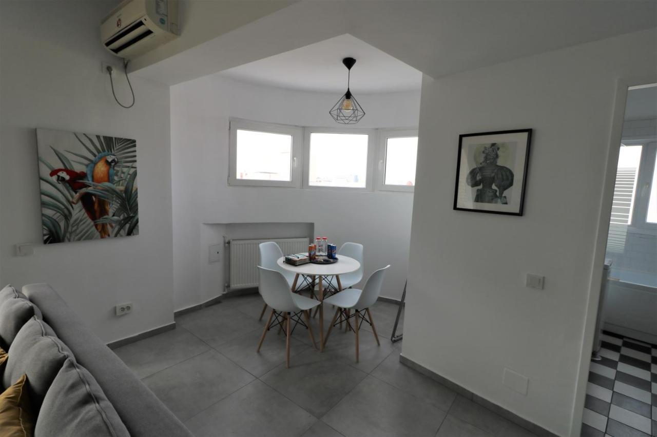 Serenity Heights Apartment: A Panoramic Haven Near Old Town - Free Minibar Bucareste Exterior foto