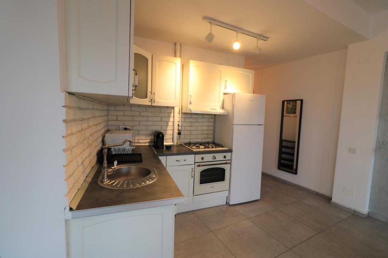 Serenity Heights Apartment: A Panoramic Haven Near Old Town - Free Minibar Bucareste Exterior foto