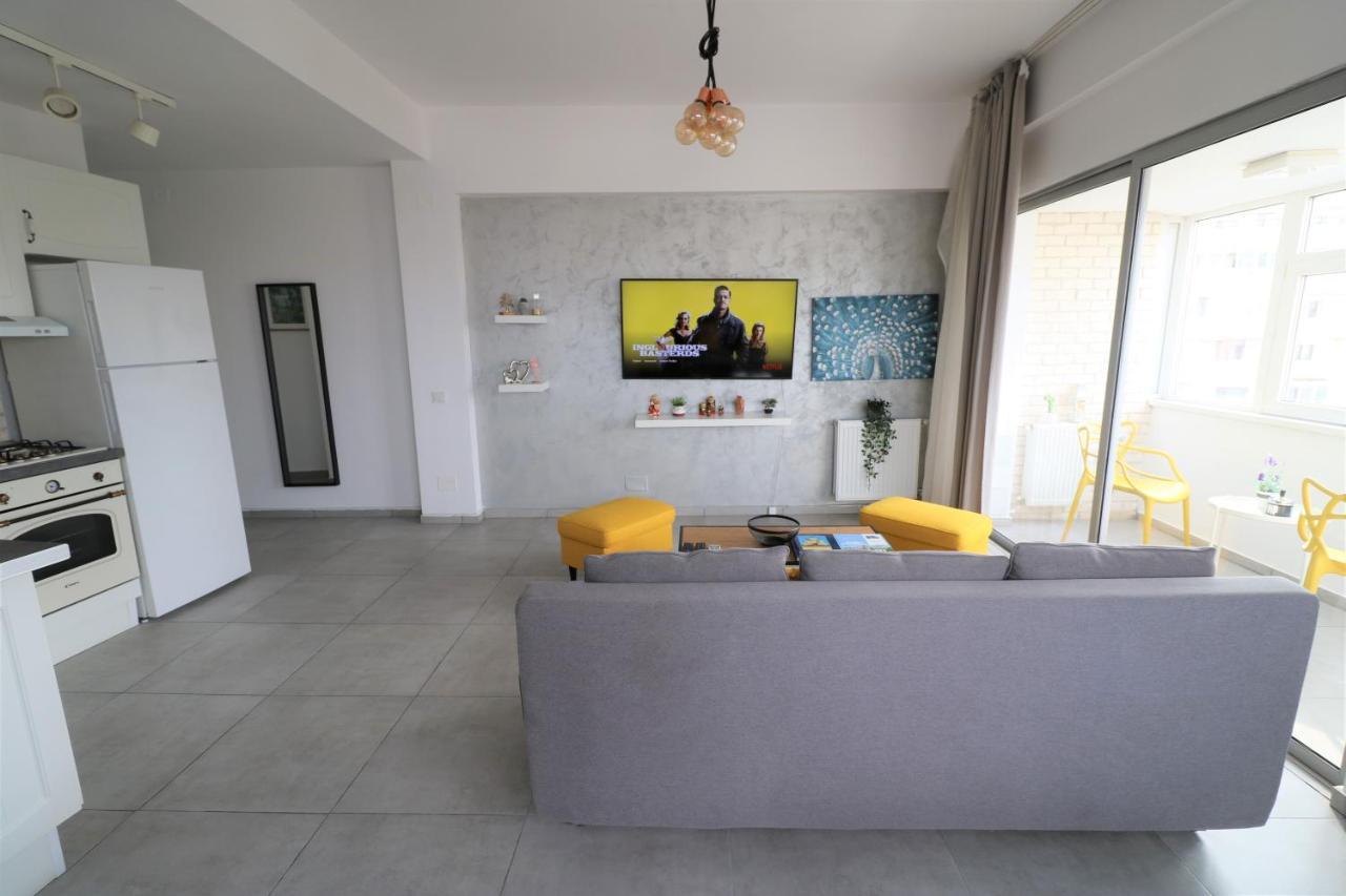Serenity Heights Apartment: A Panoramic Haven Near Old Town - Free Minibar Bucareste Exterior foto
