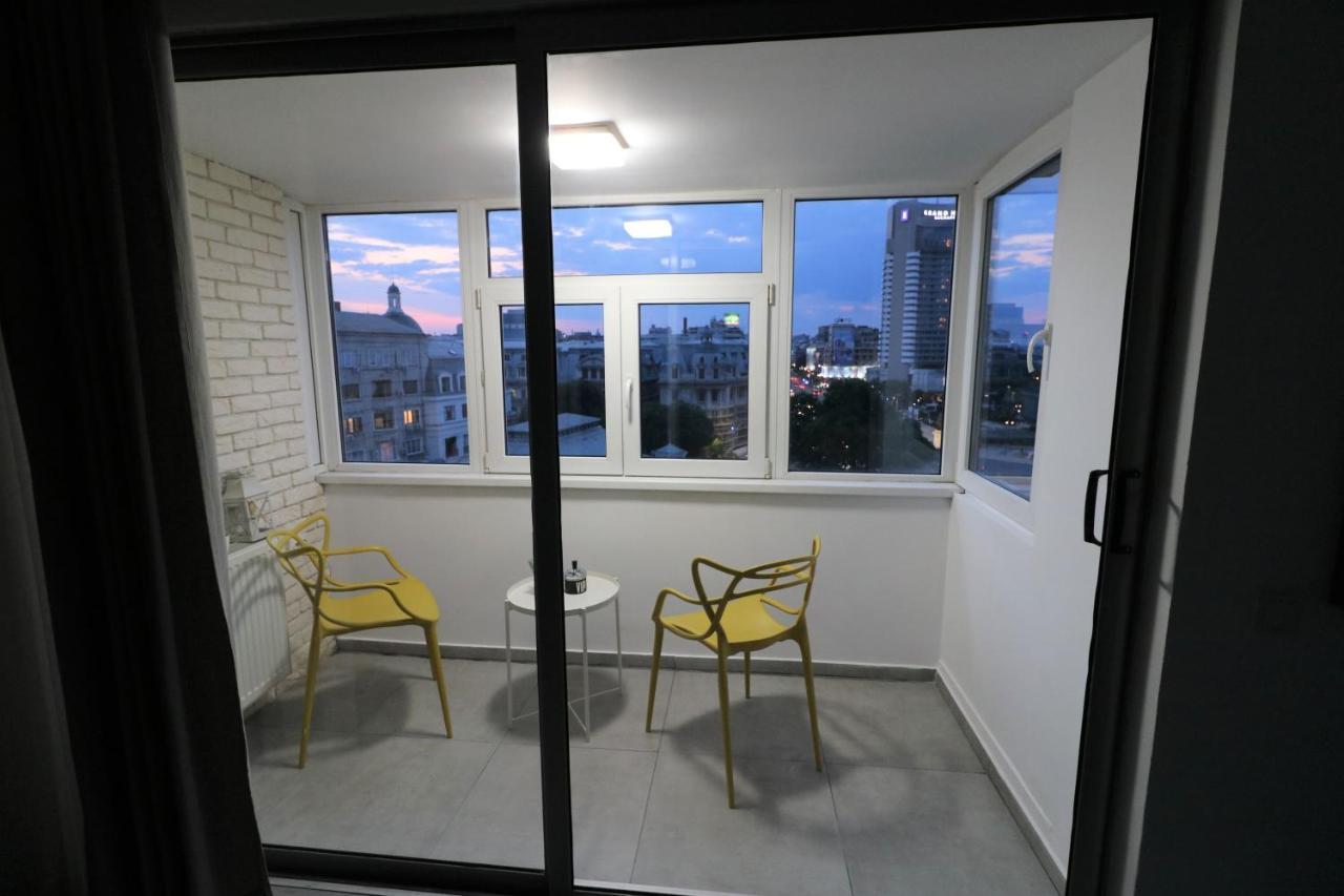 Serenity Heights Apartment: A Panoramic Haven Near Old Town - Free Minibar Bucareste Exterior foto