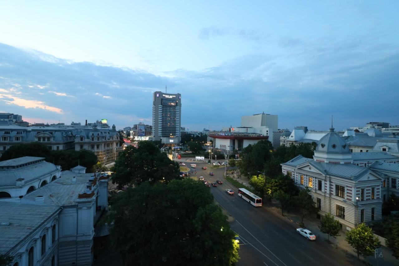 Serenity Heights Apartment: A Panoramic Haven Near Old Town - Free Minibar Bucareste Exterior foto