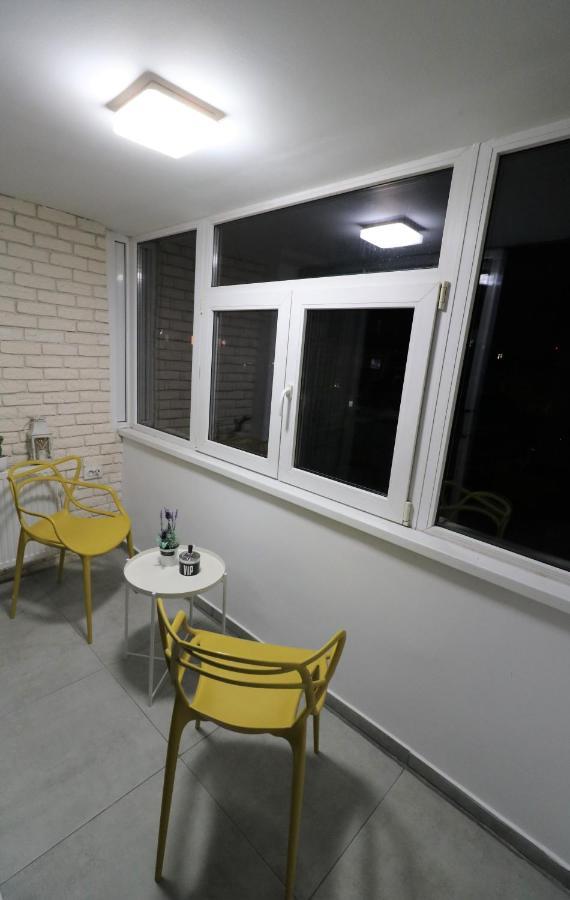 Serenity Heights Apartment: A Panoramic Haven Near Old Town - Free Minibar Bucareste Exterior foto
